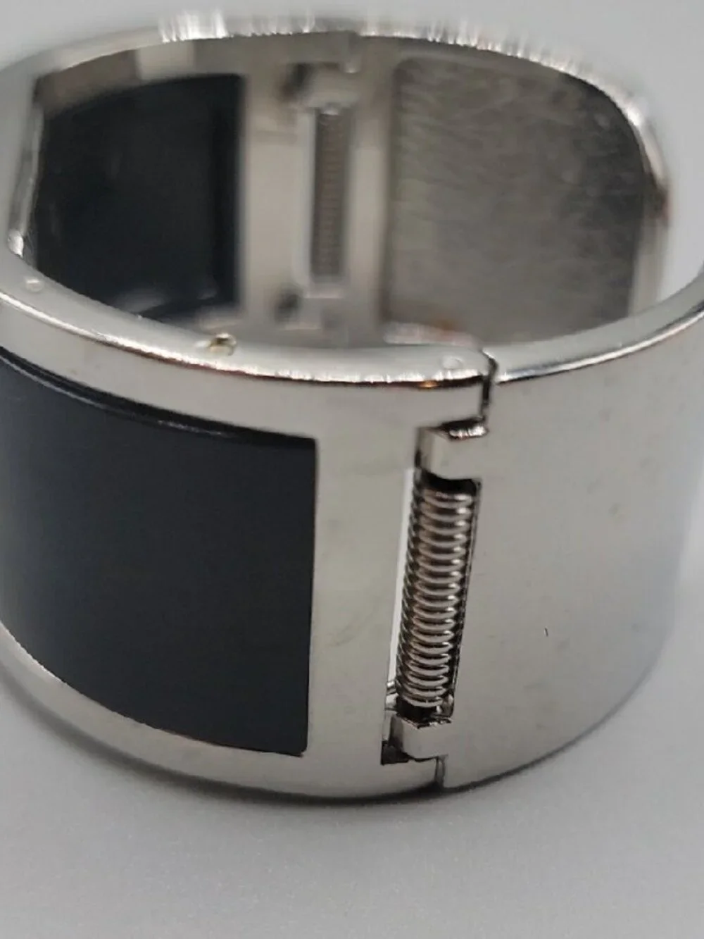 Vintage Ladies Fashion Quartz Watch Open Cuff Hinge Band Watch Fits Up To 8